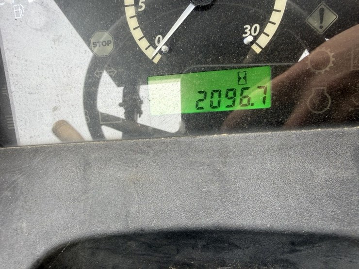 2015-john-deere-5075e-image-18