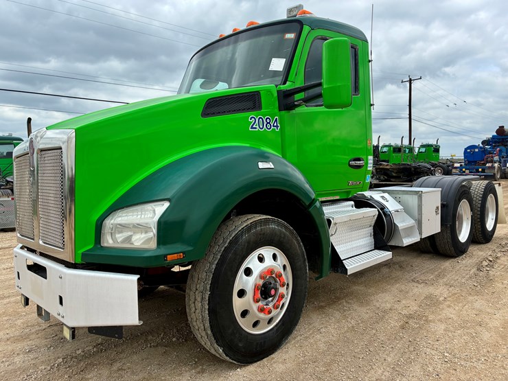 2019-kenworth-t880-image-1