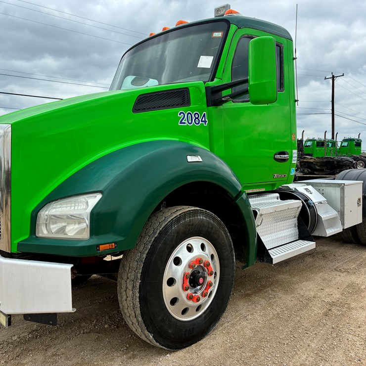 2019 KENWORTH T880