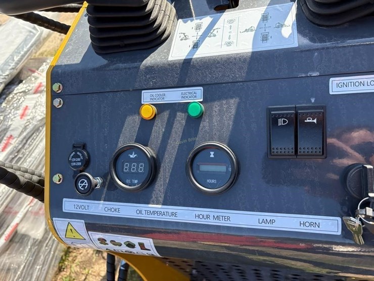 new-ssl60-skid-steer-loader-image-6