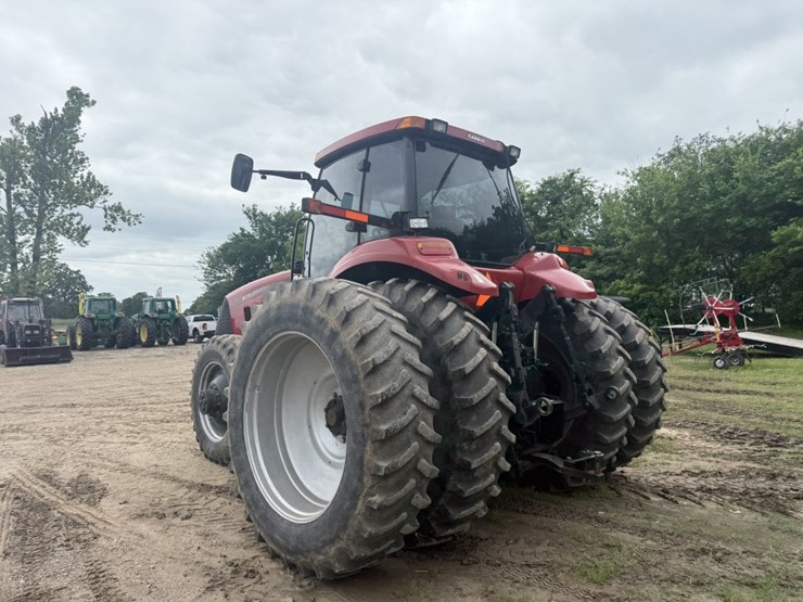 2010-case-ih-magnum-245-image-7