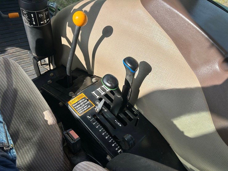 2010-john-deere-6115d-image-26