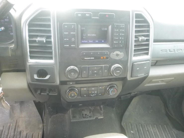 2017-ford-f450-image-14