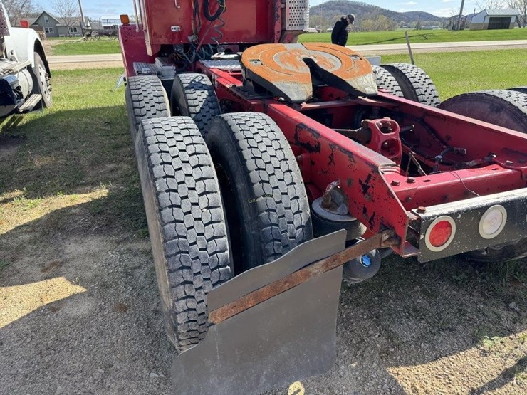 2007-kennworth-t800-semi-tractor-image-10