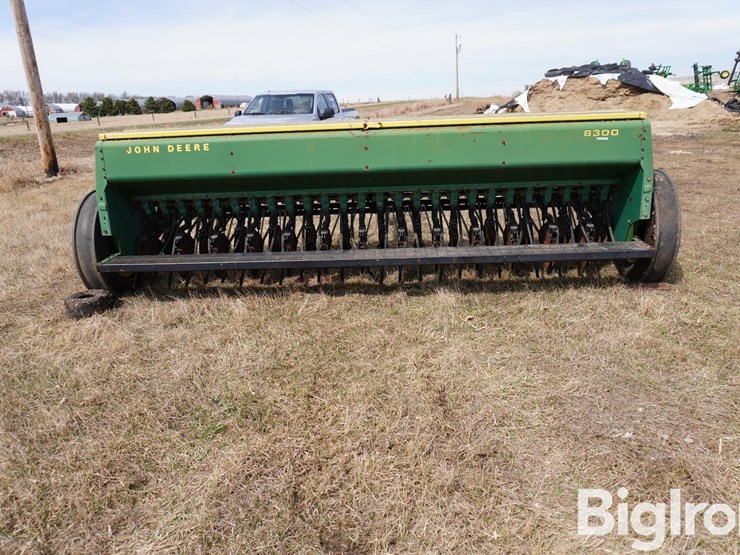 john-deere-8300-image-6