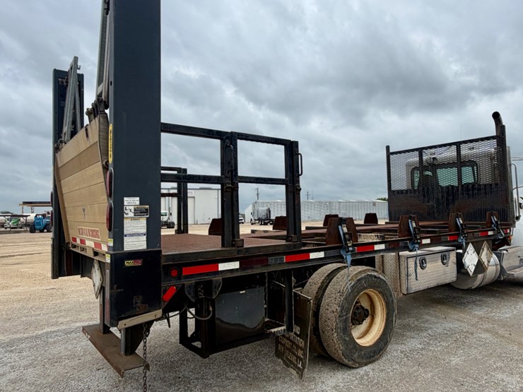 2012-peterbilt-337-image-5