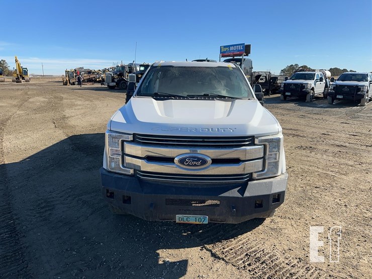 2018-ford-f350-image-2