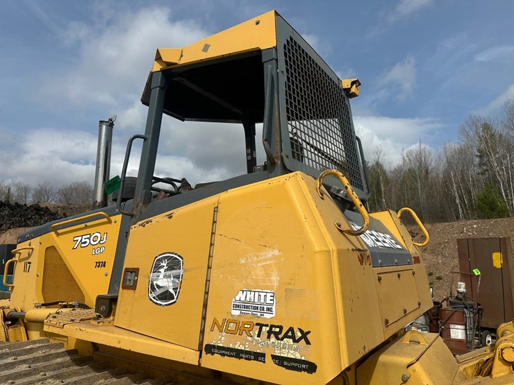 2006-deere-750j-lgp-image-10