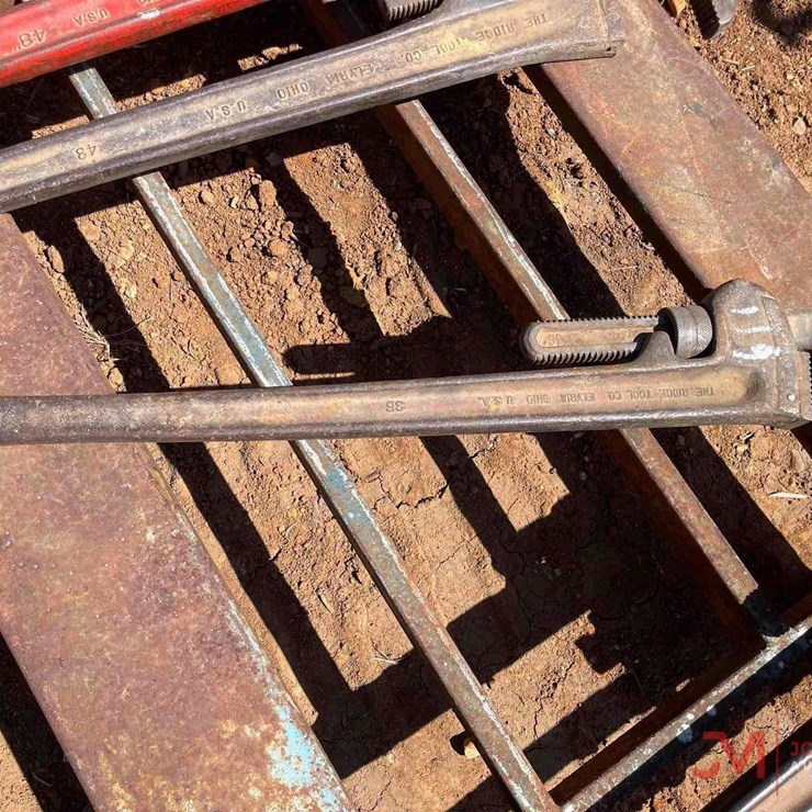 36" PIPE WRENCH