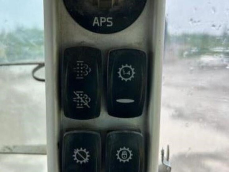 2012-volvo-l220g-image-54