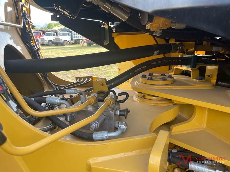 2026-caterpillar-926-image-13