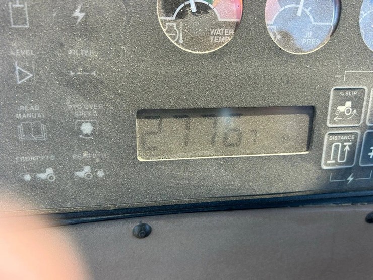 1996-john-deere-8200-image-11