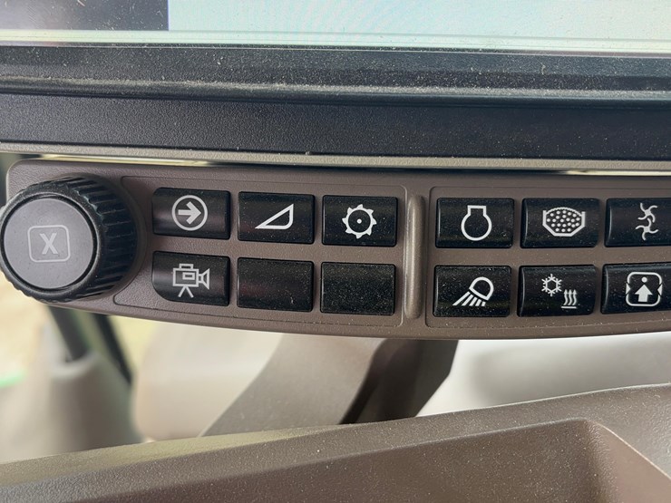 2023-john-deere-s780-image-40