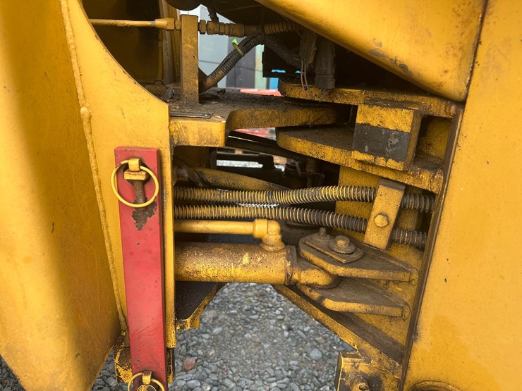 deere-244e-image-42