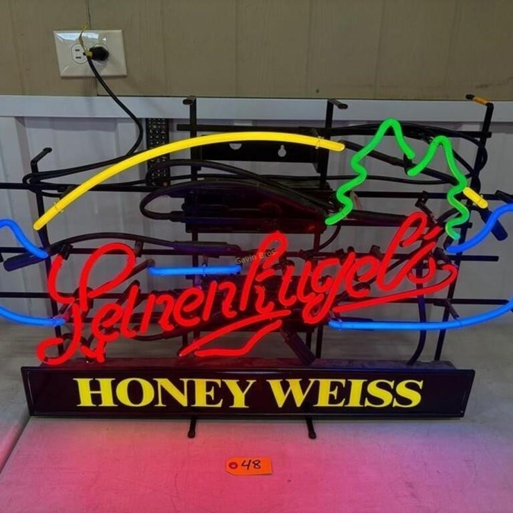 Leinenkugel's Honey Weiss Neon Sign