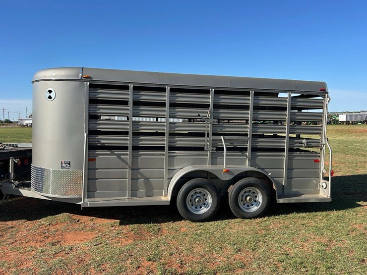2022-ww-livestock-trailer-image-1