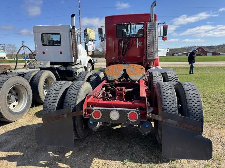 2007-kennworth-t800-semi-tractor-image-9