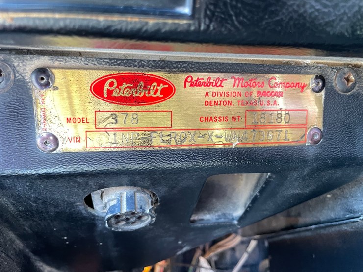 1998-peterbilt-378-image-67