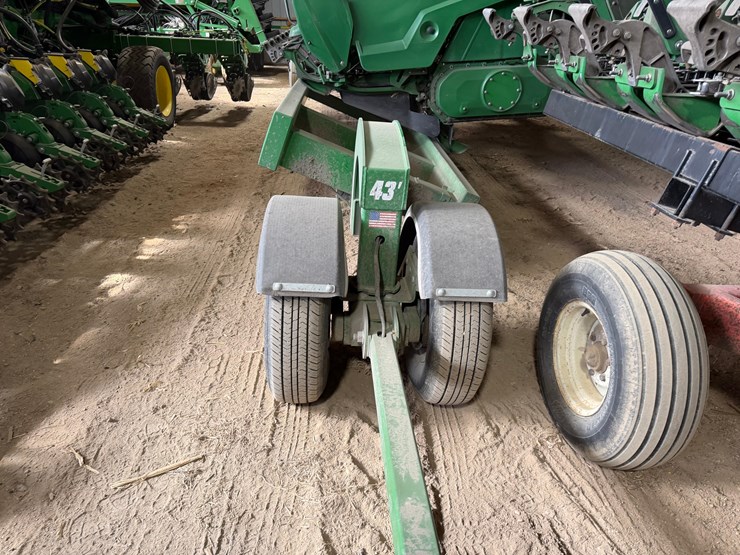 dose-head-hunter-header-trailer-image-3