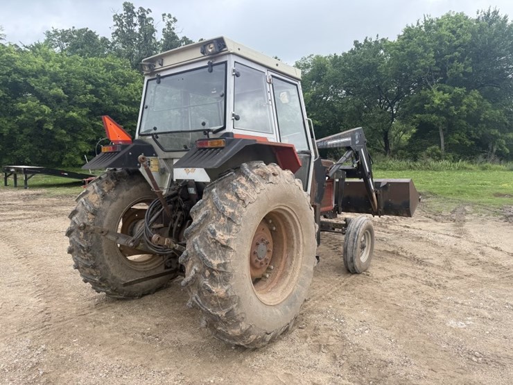 massey-ferguson-383-image-5