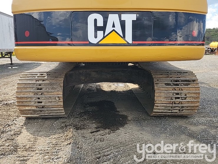 2005-caterpillar-330-image-26