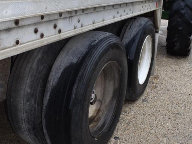 1996-wilson-grain-trailer-image-3