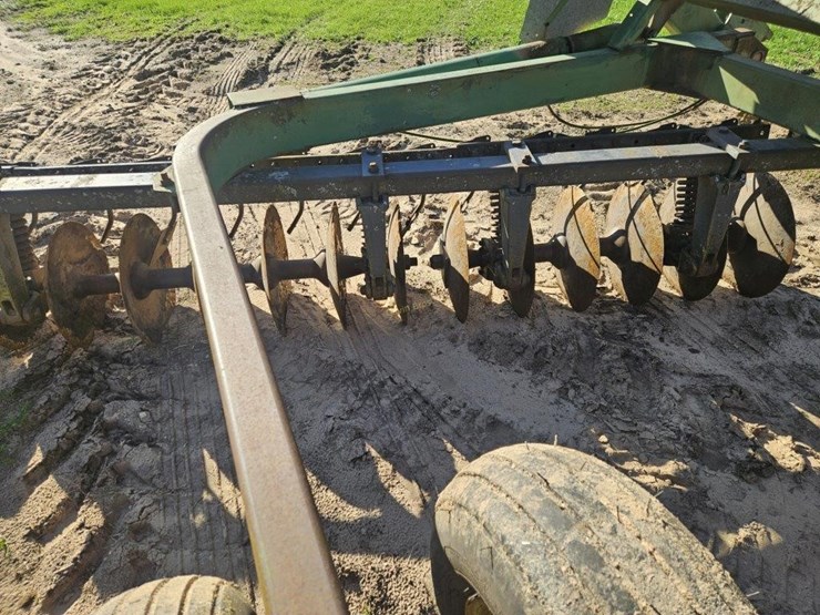 john-deere-235-image-5