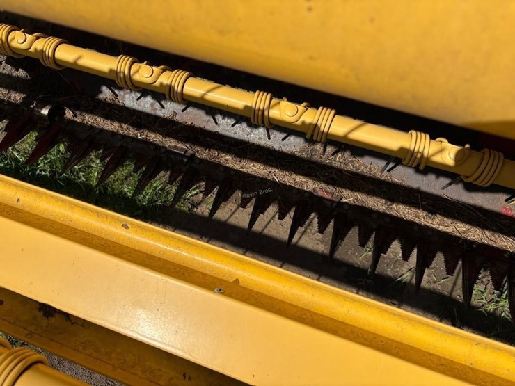 new-holland-1465-image-8