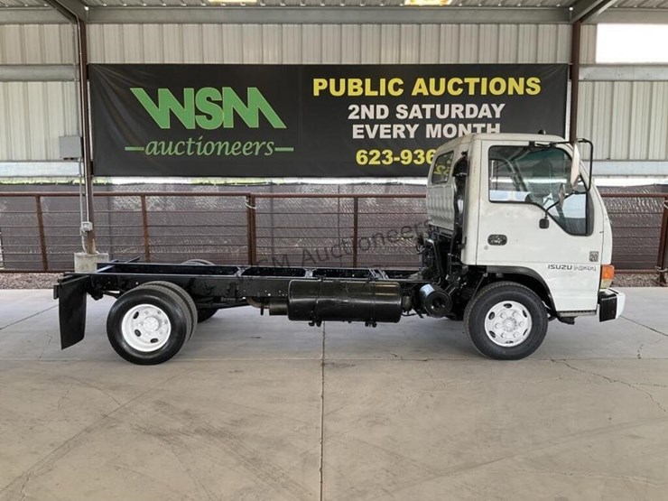 1998-isuzu-npr-image-1