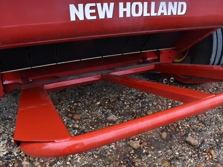 new-holland-roll-belt-560-image-9