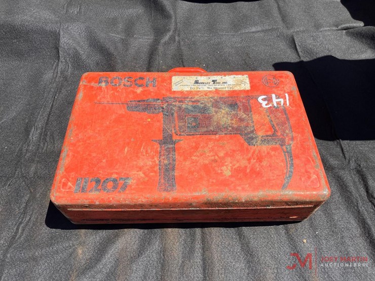 black-&-decker-electric-reciprocating-saw-with-case-image-2