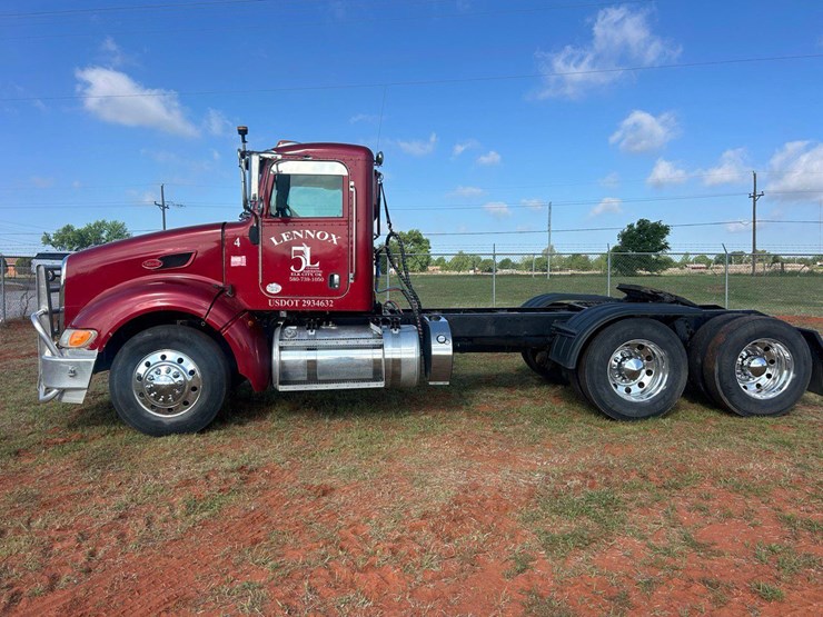 2012-peterbilt-386-image-2