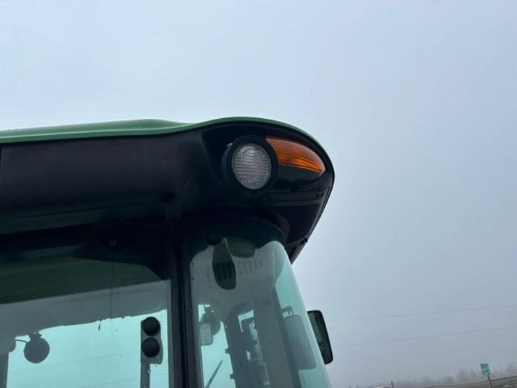 2016-john-deere-5085e-image-45