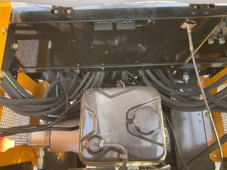 2026-miva-15-mini-excavator-image-7