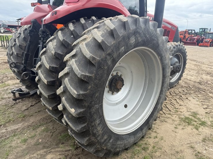 2010-case-ih-magnum-245-image-13