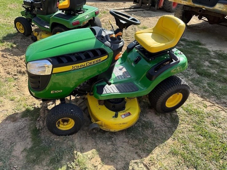 john-deere-la-image-1