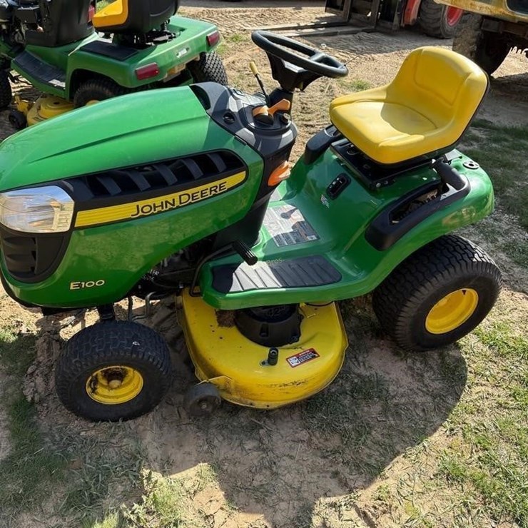 JOHN DEERE LA