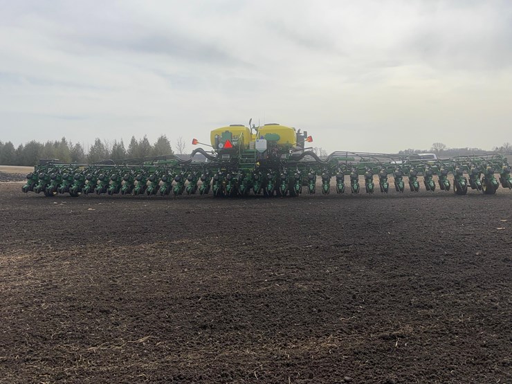 2024-john-deere-db66-image-12