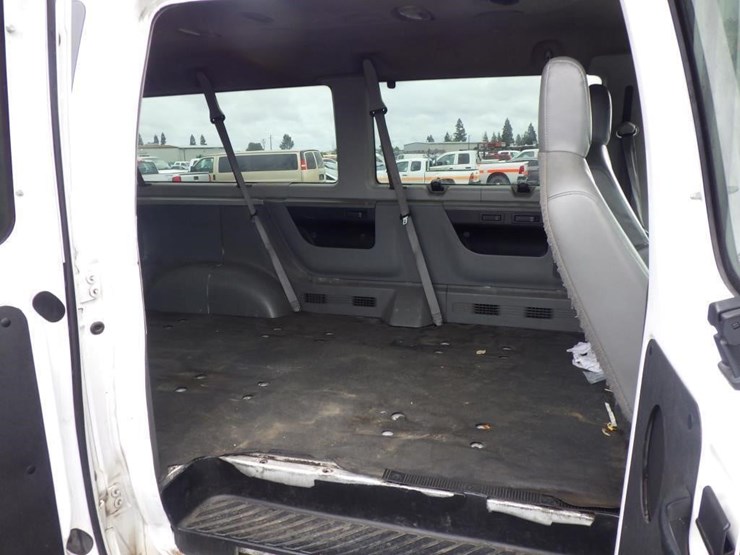 2009-ford-econoline-350-image-7