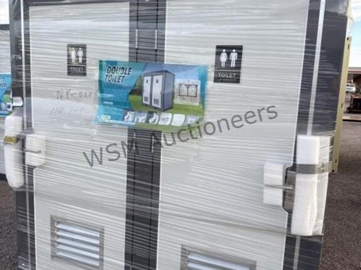 mobile-toilet-unit-image-8