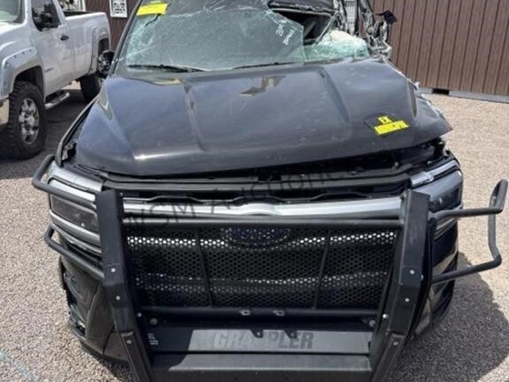 2022-ford-expedition-image-2