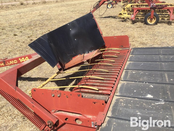 new-holland-144-image-12