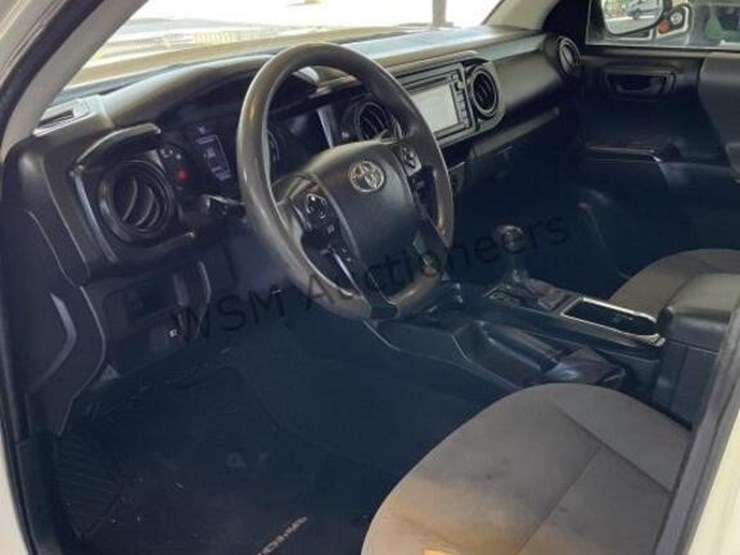 2018-toyota-tacoma-image-23