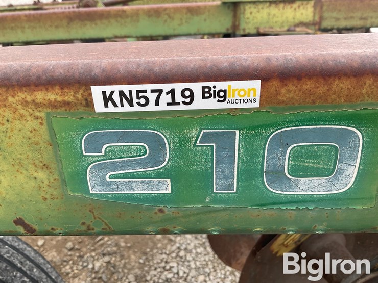 john-deere-210-image-18
