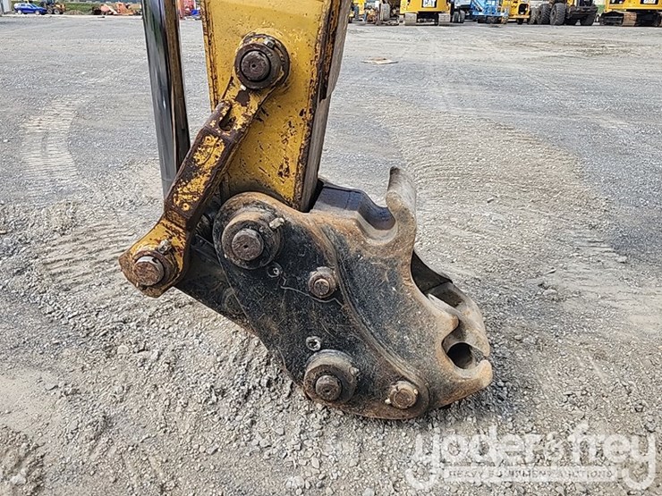 2005-caterpillar-330-image-32