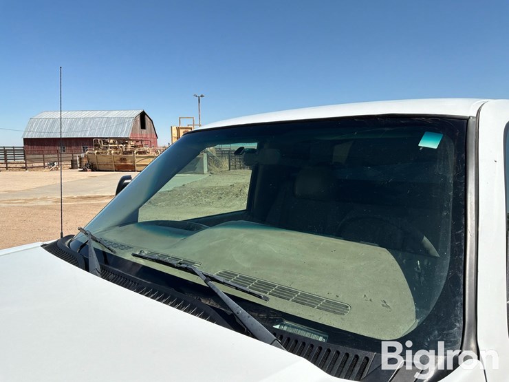 2004-chevrolet-silverado-3500-image-13