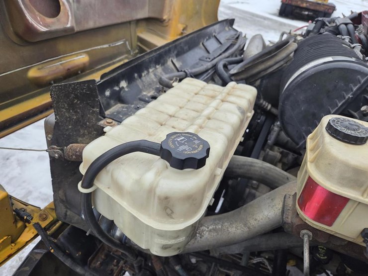 2005-massey-ferguson-8-image-36