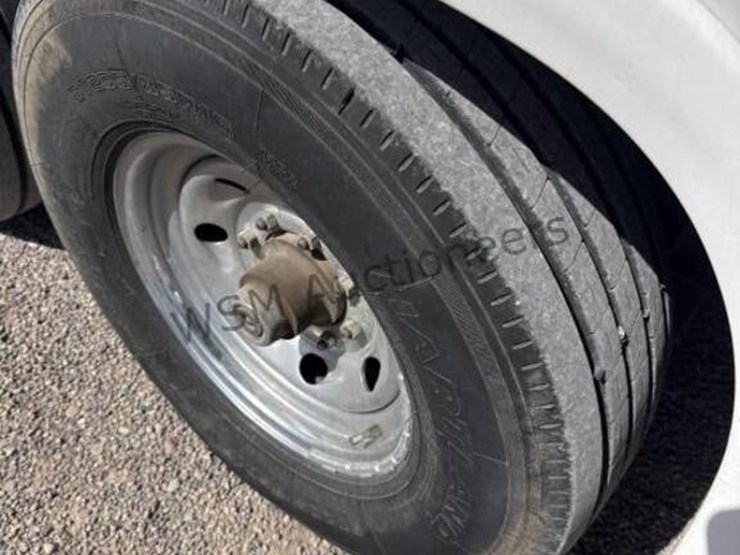 2005-thor-fury-toy-hauler-image-12