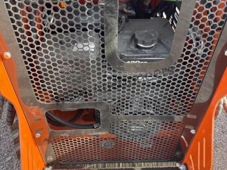 2026-sdl-36c-stand-up-skid-steer-image-9