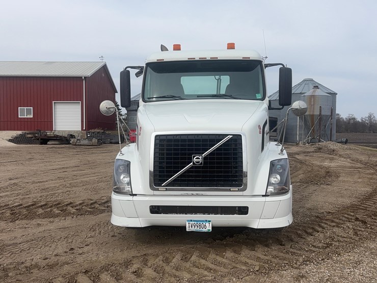 2006-volvo-vnlsemi-image-2